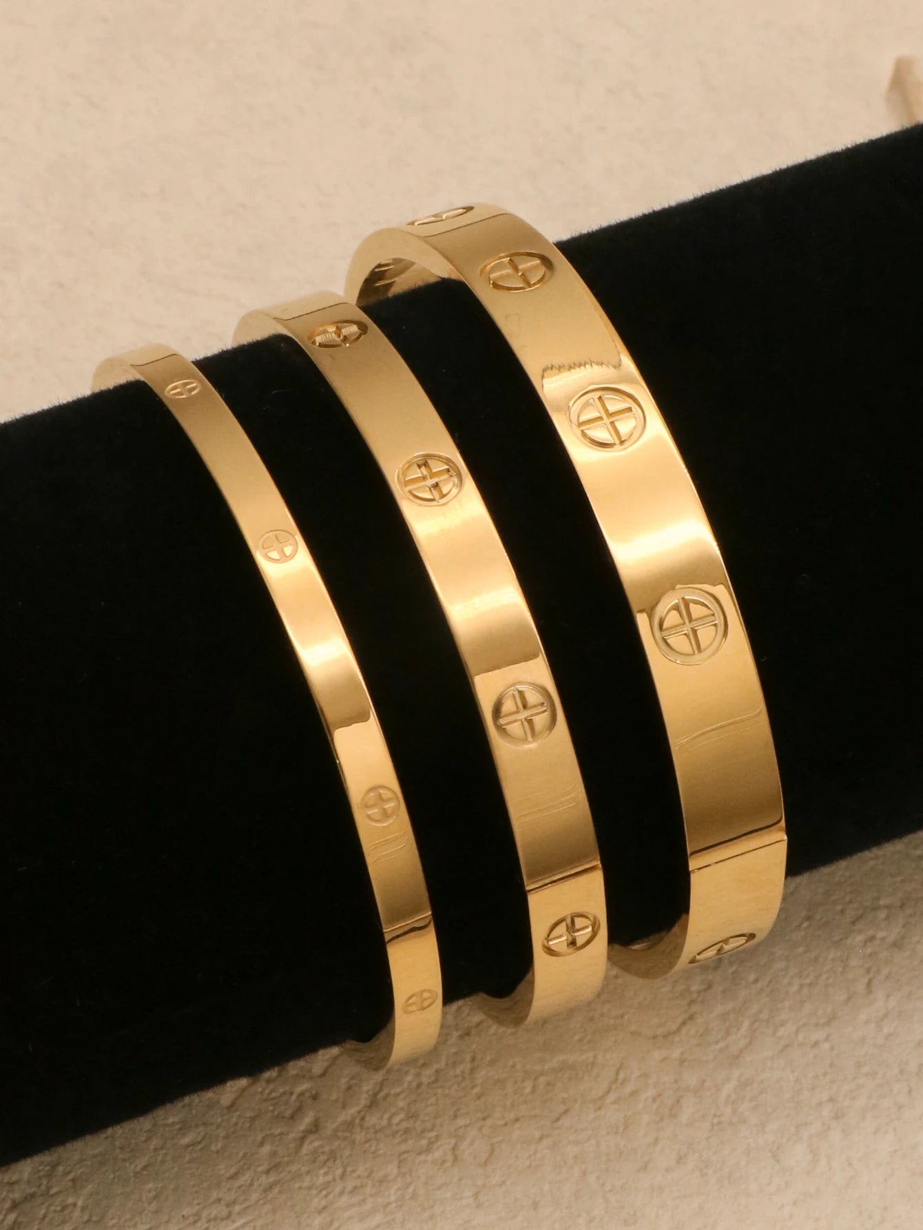 Simple Gold Cross Bracelet
