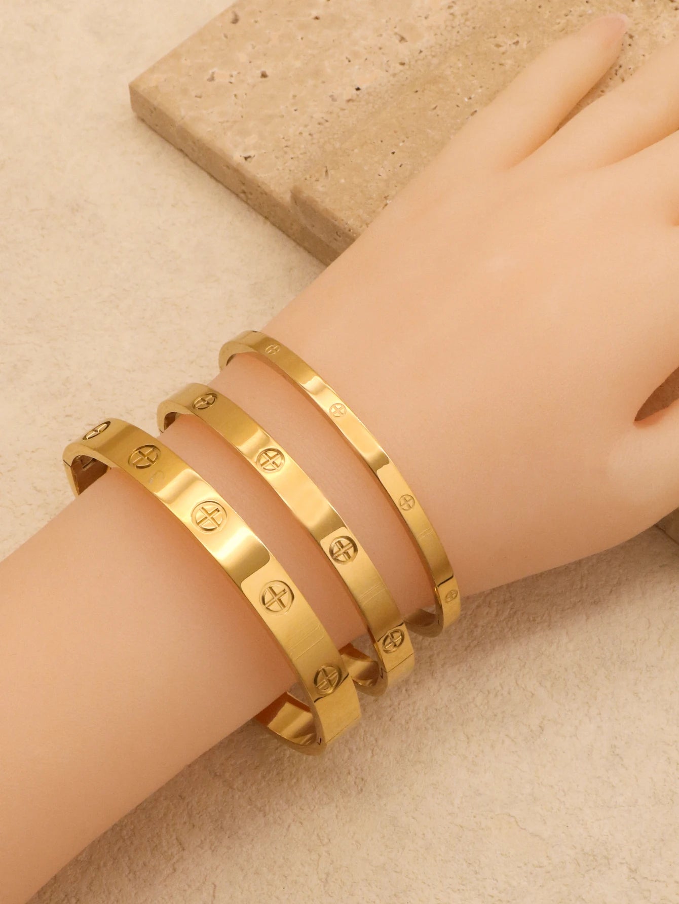 Simple Gold Cross Bracelet