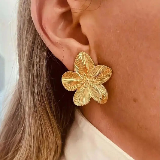 Stylish Vintage Flower Stud Earrings/Bracelet