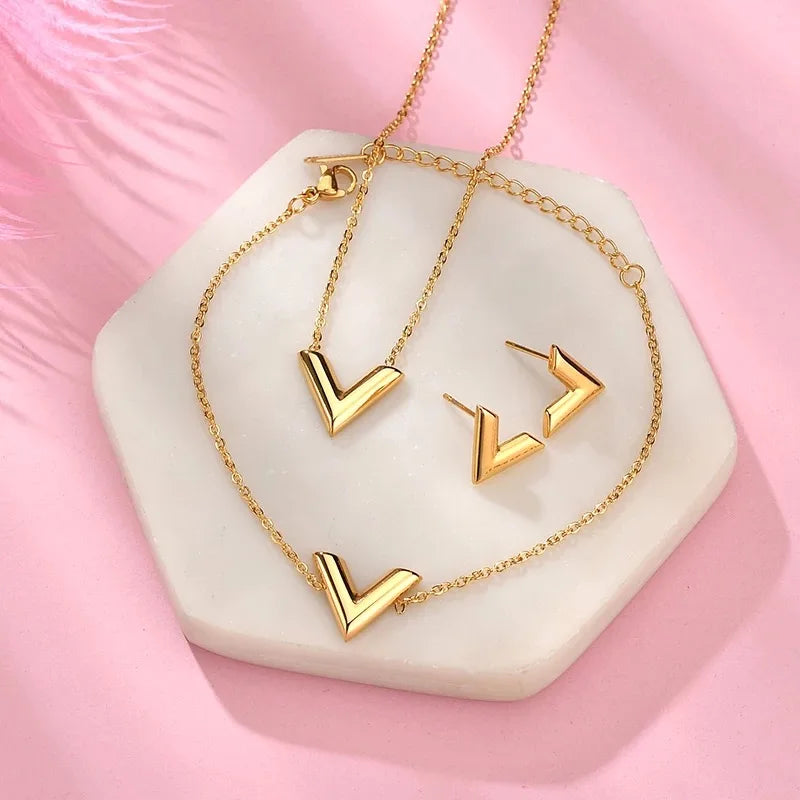 Elegant Letter V Jewelry Set