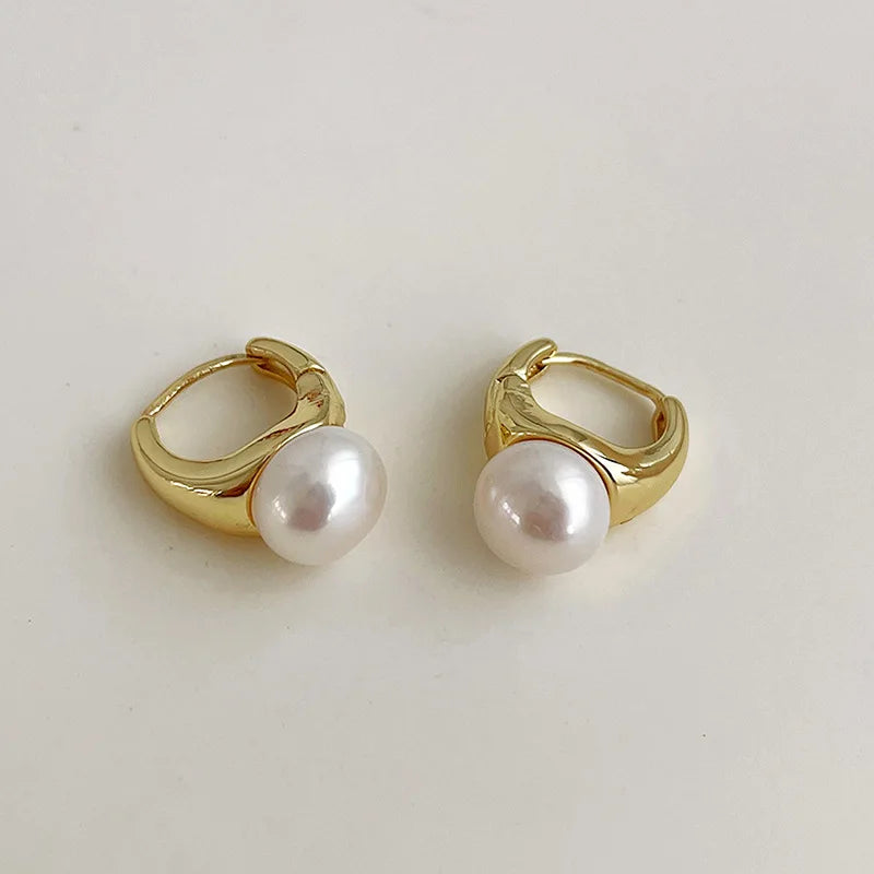 Minimalist Elegant Pearl Earrings