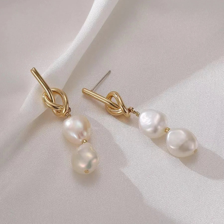 Minimalist Elegant Pearl Earrings