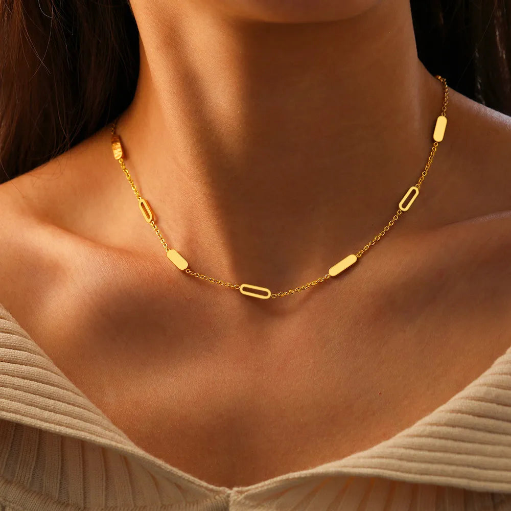 Simple Round Rectangle Necklace