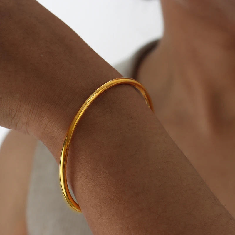 Round Minimalist Elegant Bracelet