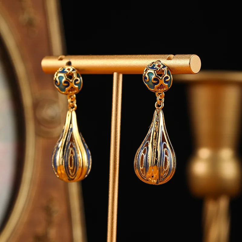 Luxury Carved Oil Drop Earrings