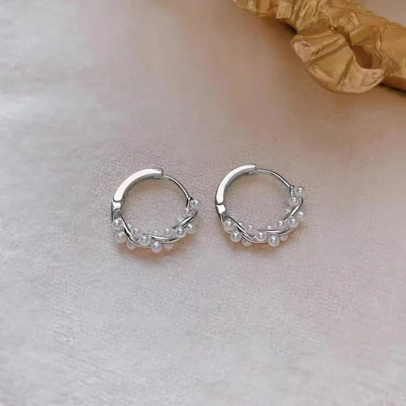 Minimalist Elegant Pearl Earrings