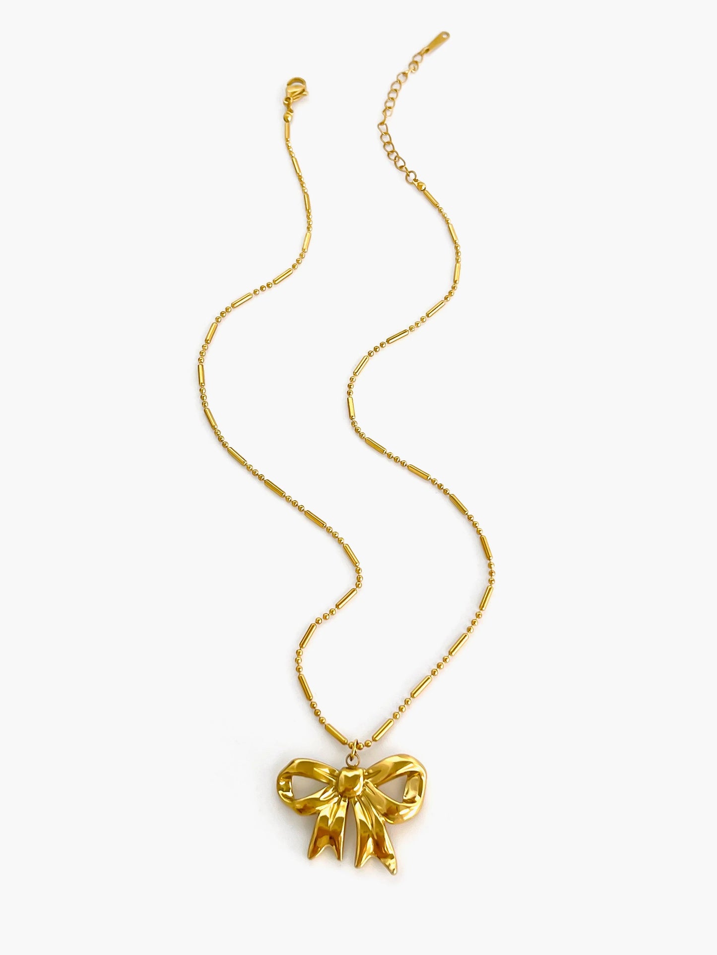 Classic Elegant Gold Bow Necklace