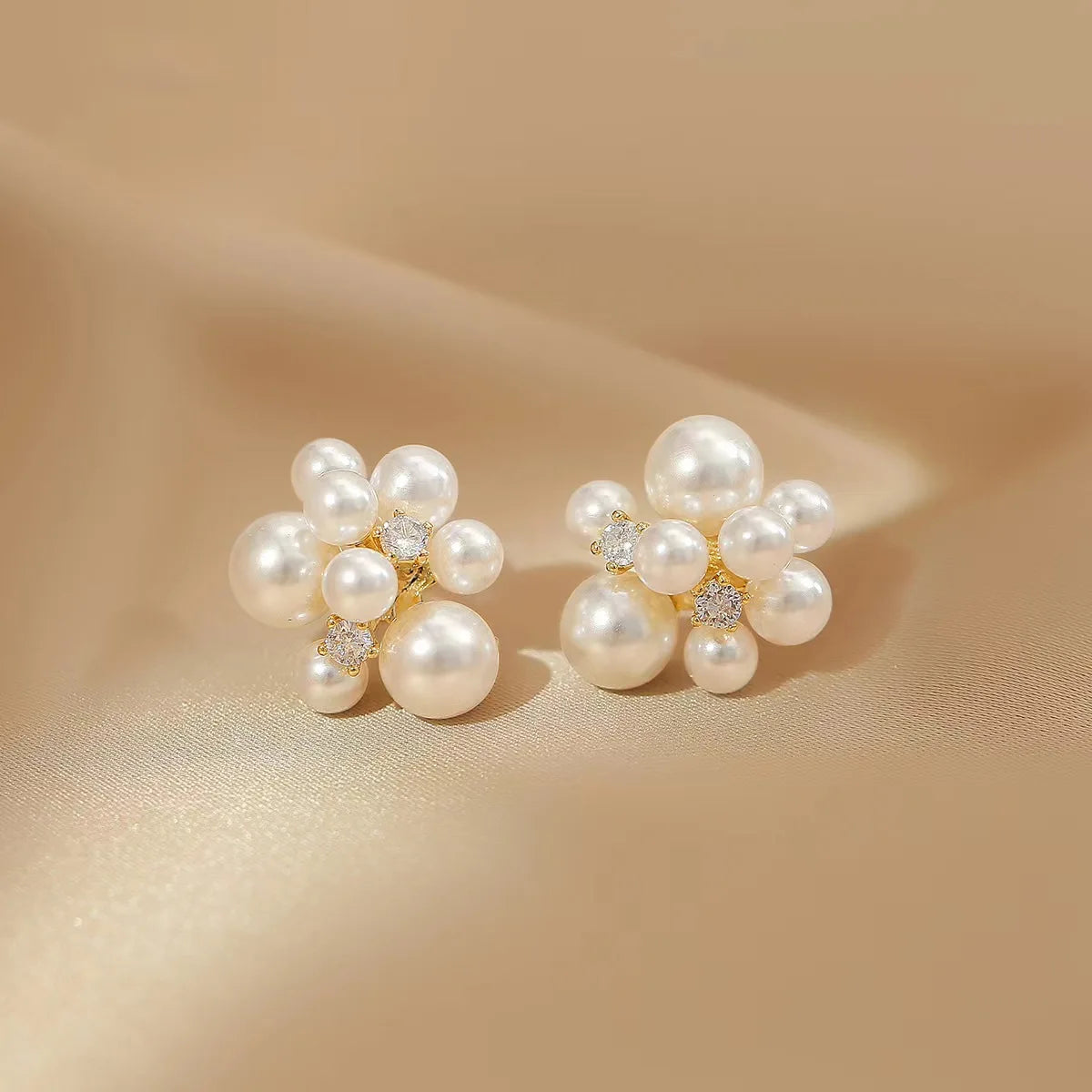 Minimalist Elegant Pearl Earrings